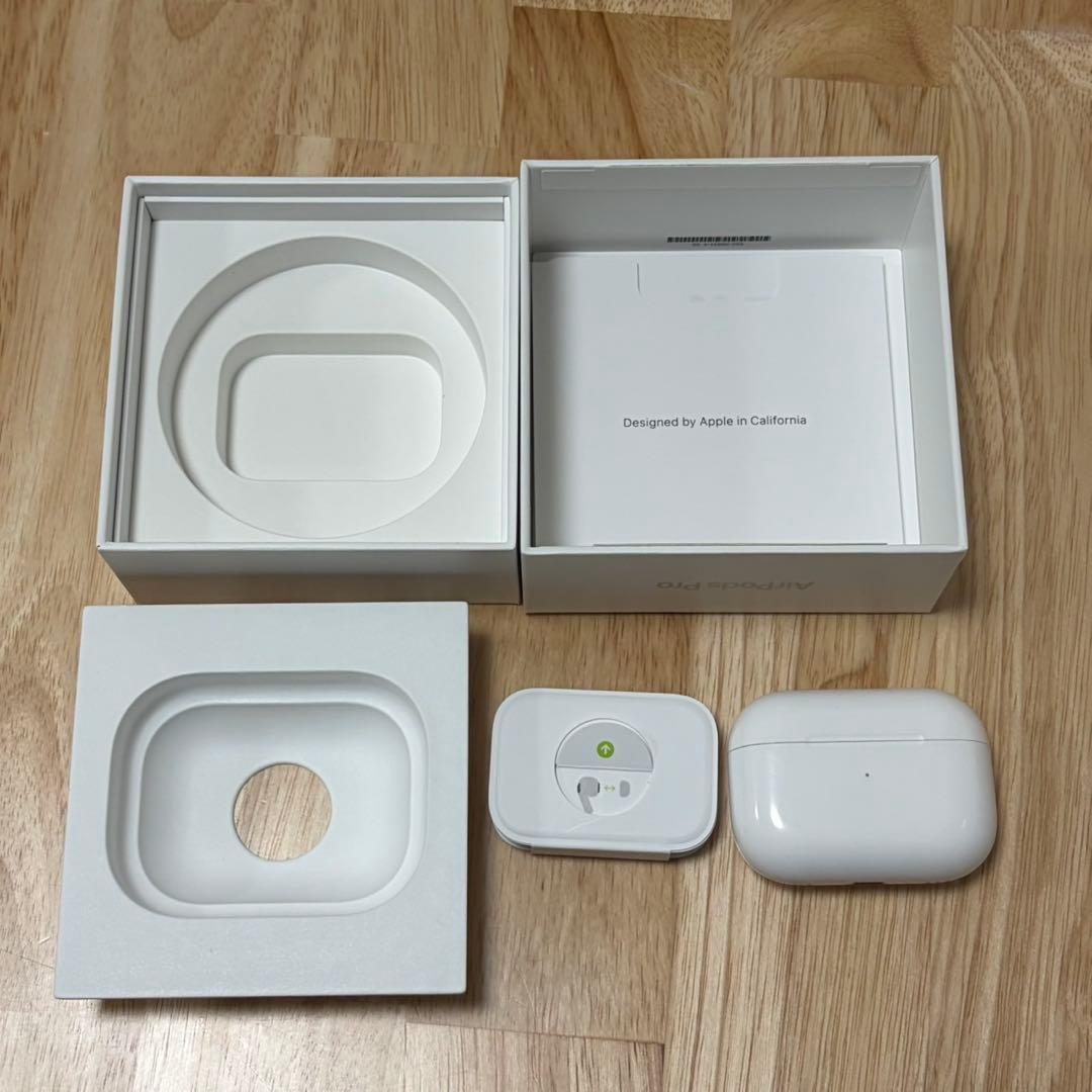 美品　AirPods Pro 第二世代　本体　ホワイト