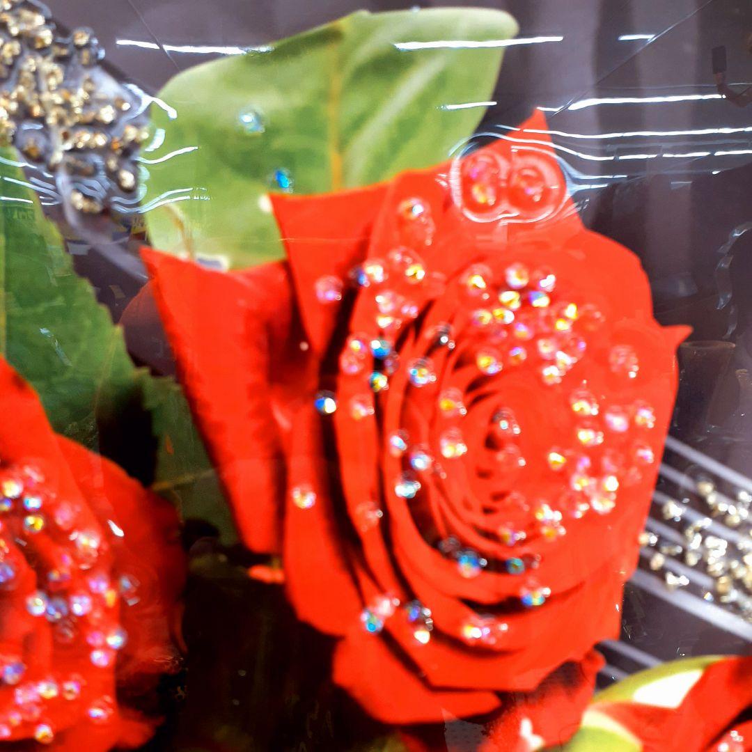 輸入雑貨　赤い薔薇　天然水晶石　クリスタルアート