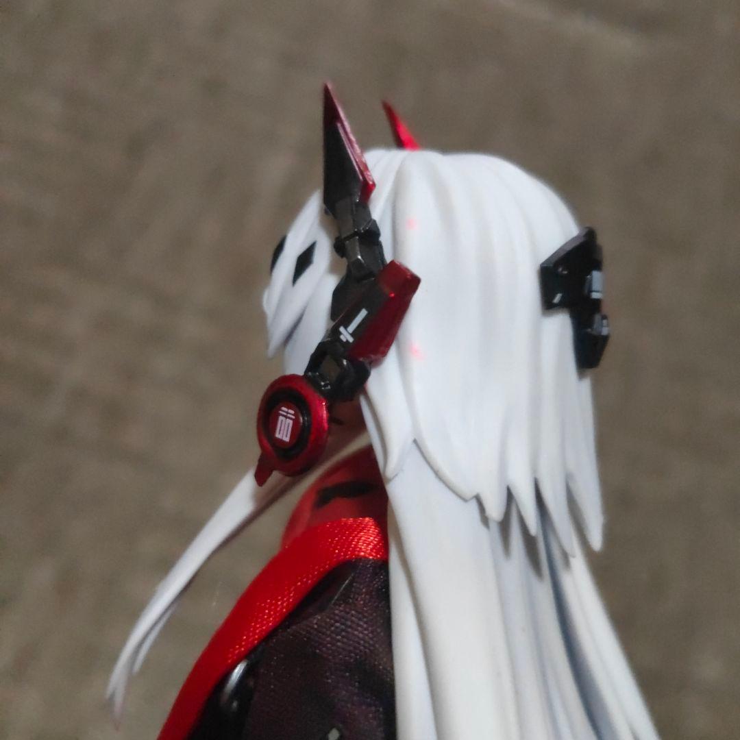 パニシンググレイレイヴン ルシア・深淵ノ紅 1/9 アクションフィギュア