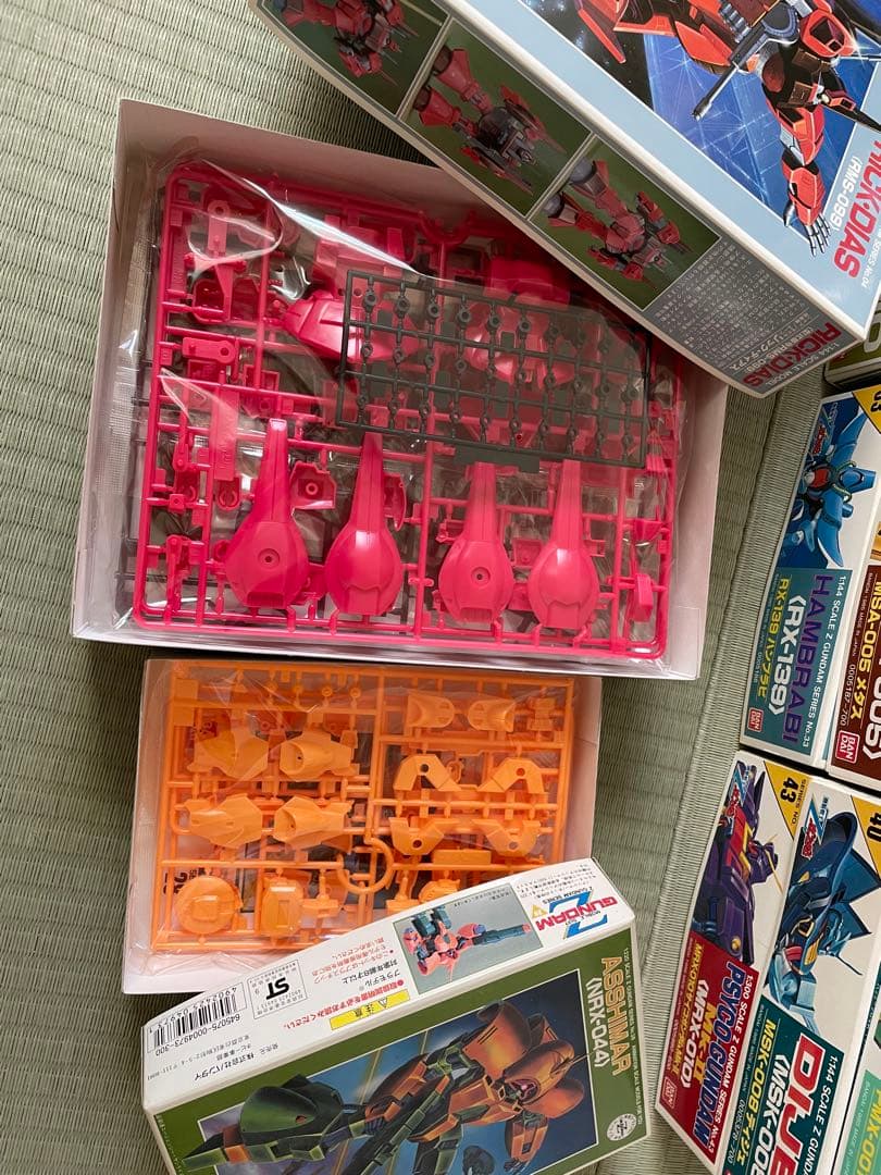 【旧キット】 Zガンダムプラモデル 20体 + おまけ2体