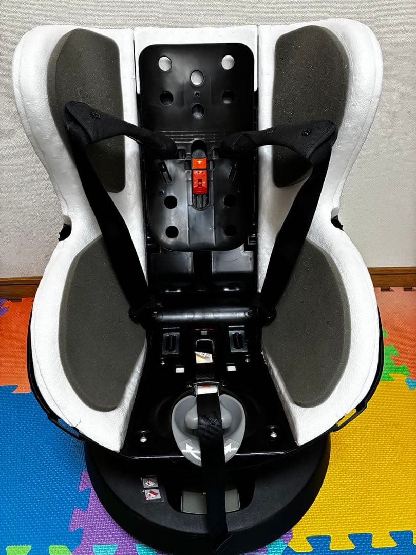 【かおりん】エールベベ　クルット5 oui チャイルドシート　新生児対応