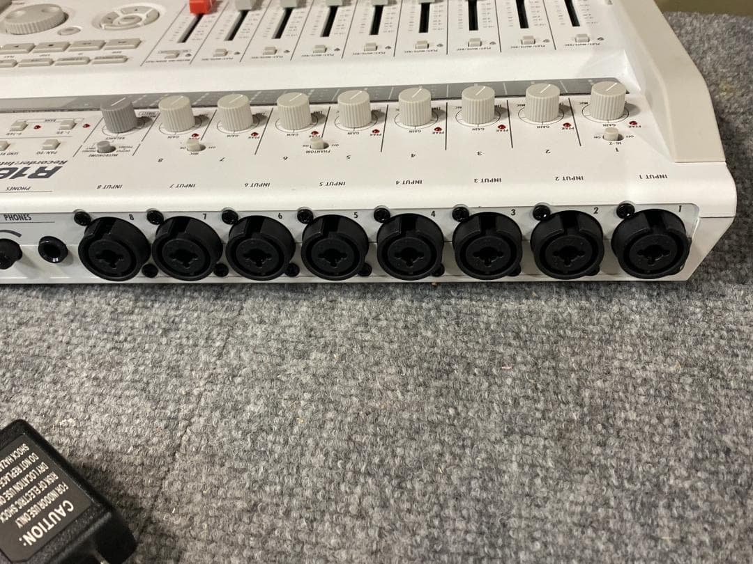 ZOOM R16 マルチトラックレコーダー ズーム