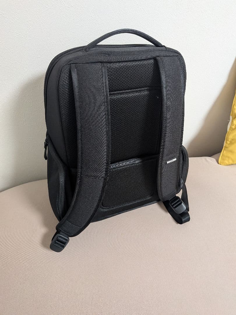 Incase ビジネスバッグ ブラック シンプルデザイン