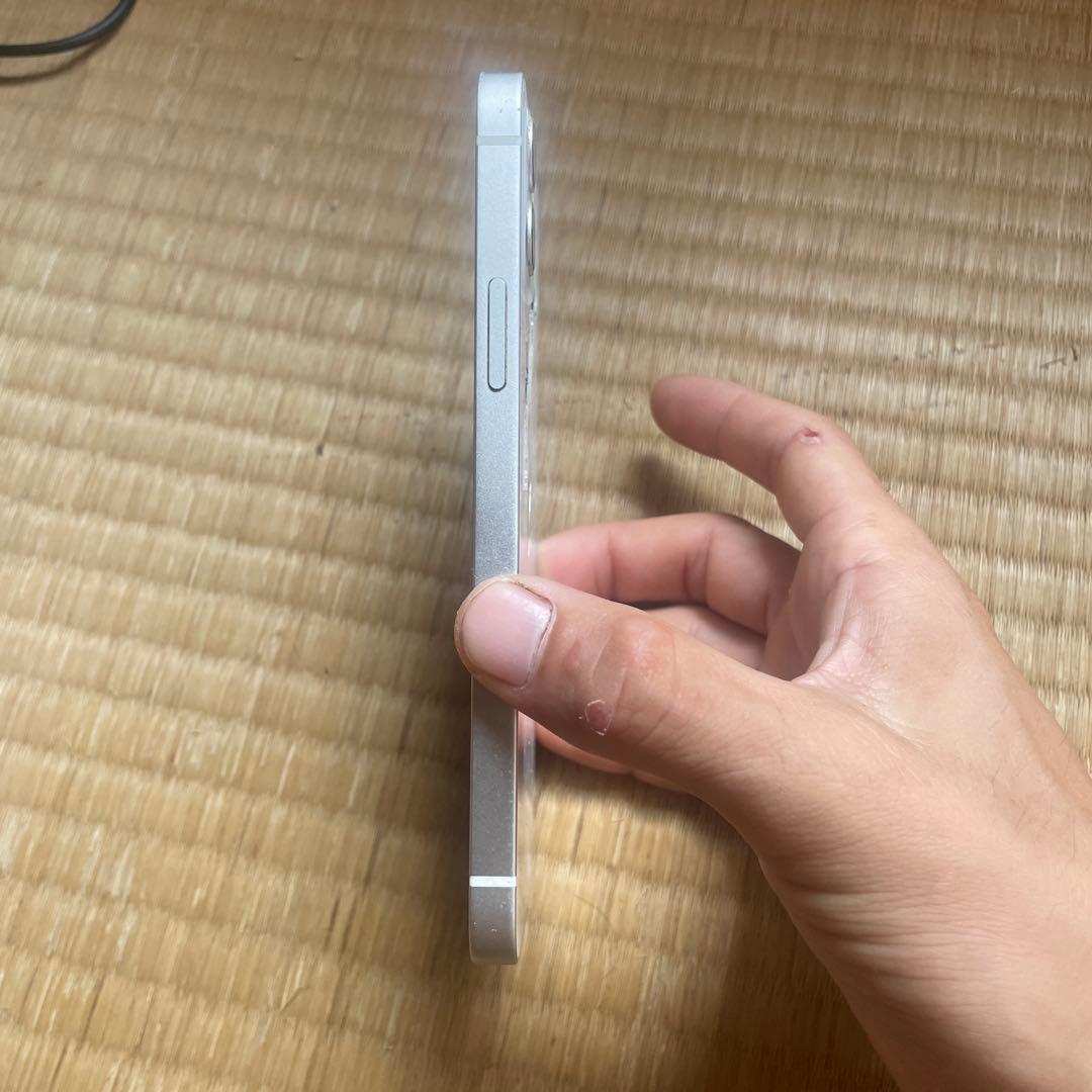 iPhone12 64gb背面割れ　simフリー