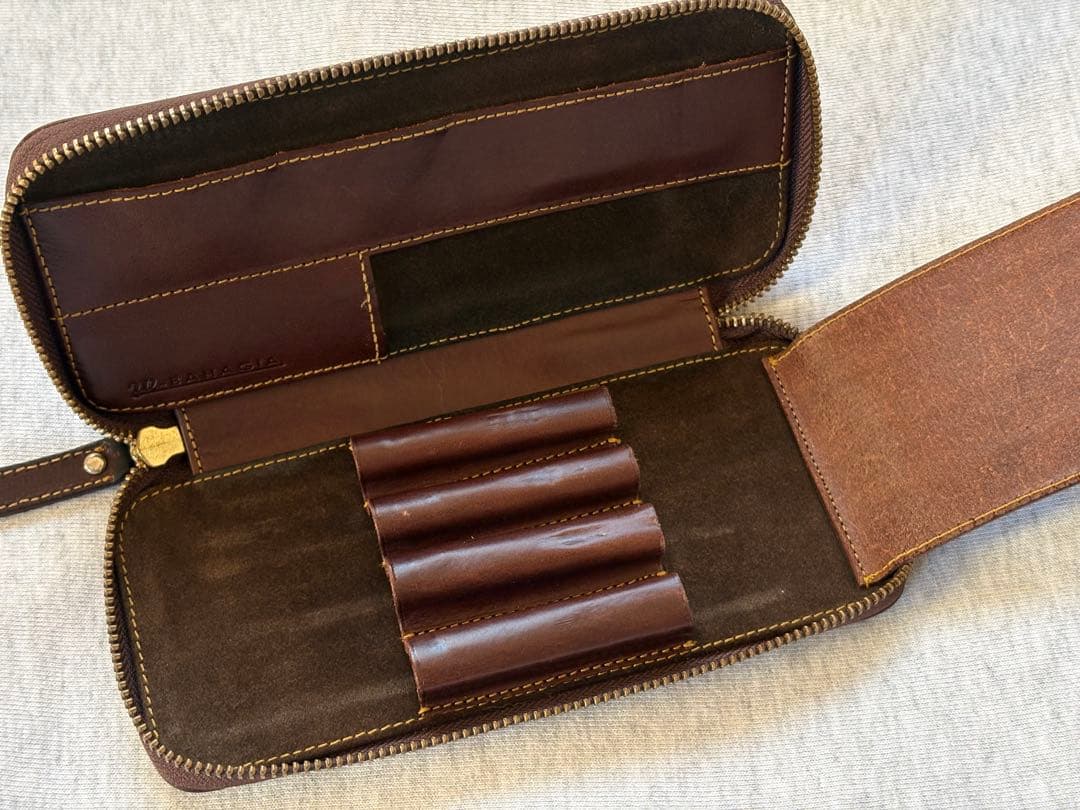 Bahagia&Craft バハギア ラウンドジップペンケース プエブロ タバコ