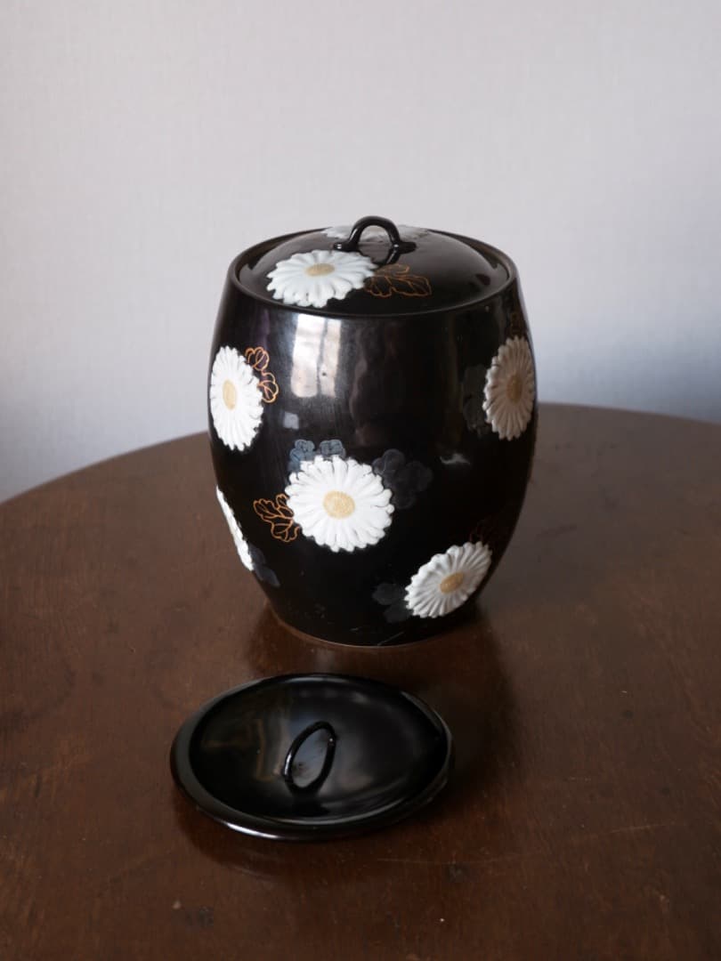 松雨作　水指　水差し　菊文　替蓋あり　茶道具　箱付蓋なし　時代物　Q2149