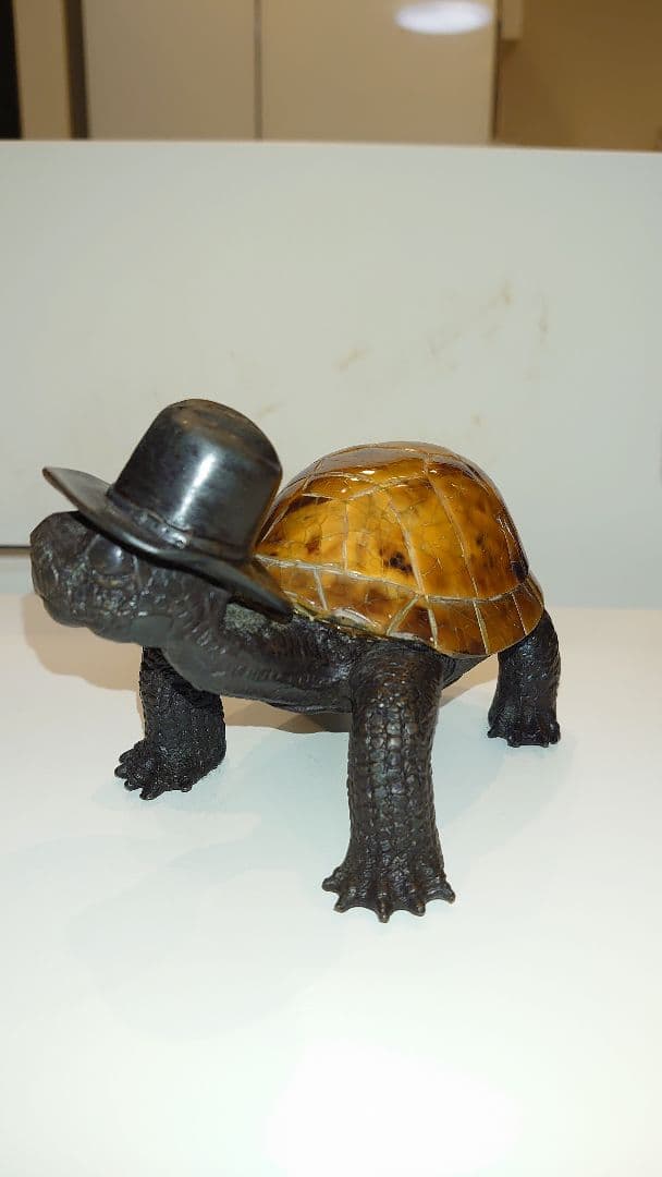 【メートランドスミス】帽子をかぶった亀の置物
