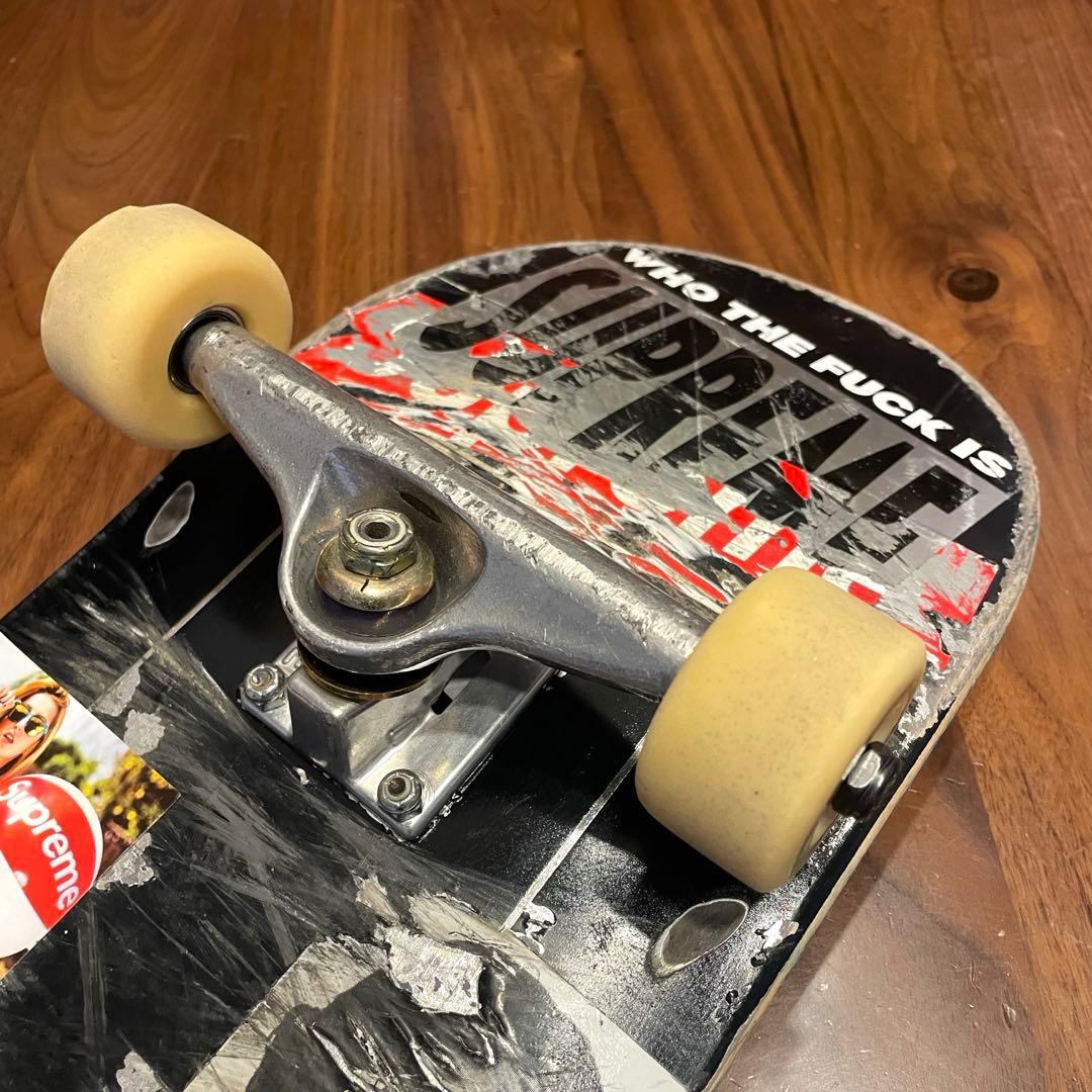 ホテルブルー　スケボー　コンプリート　スケートボード　8インチ ベンチャー