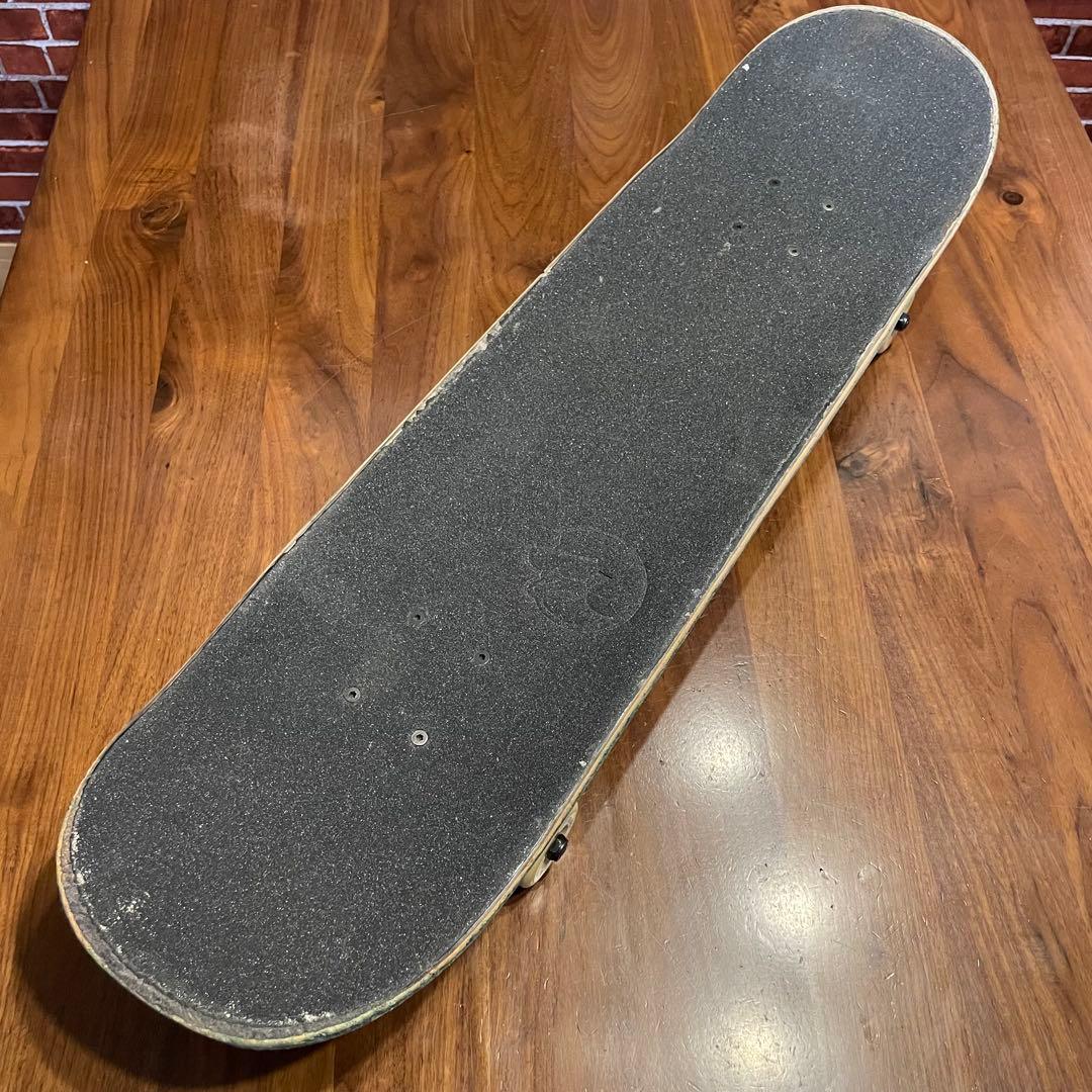 ホテルブルー　スケボー　コンプリート　スケートボード　8インチ ベンチャー