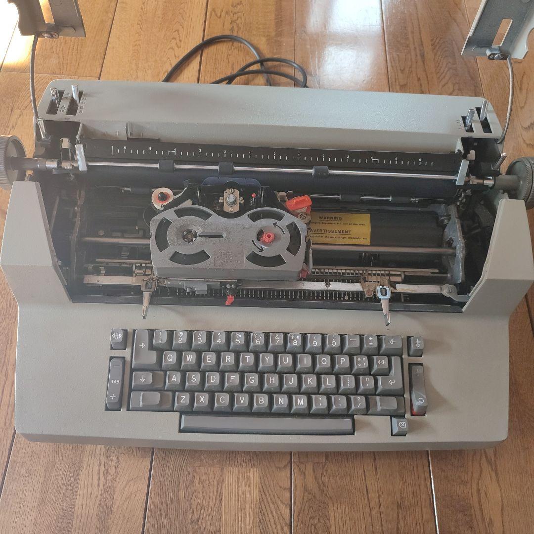 IBM 電動タイプライター 82C( ジャンク)