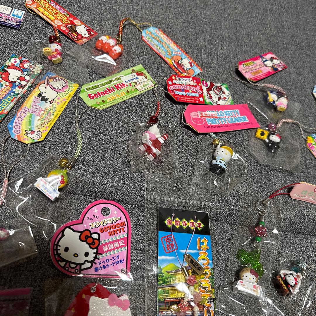 大量♡ハローキティご当地根付ストラップ　ファスナーストラップなど　まとめて60個