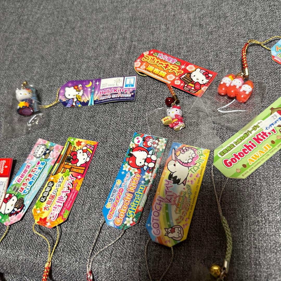 大量♡ハローキティご当地根付ストラップ　ファスナーストラップなど　まとめて60個