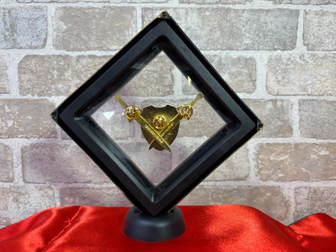 ドラゴンクエスト ロゴフィギュア＆各種ピンズまとめ売り