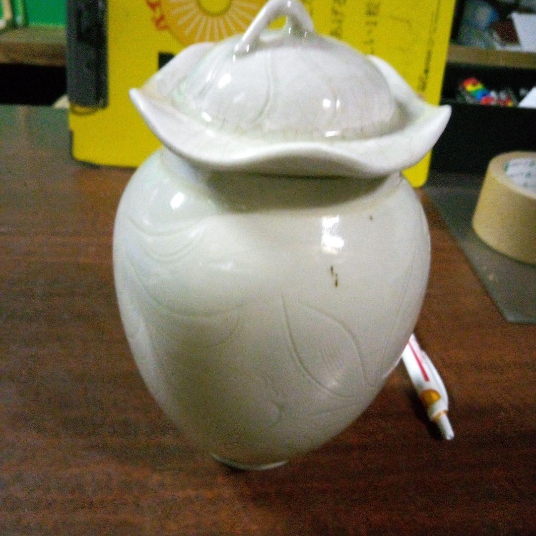 中国陶磁器　宋定窯　蓋付き壺