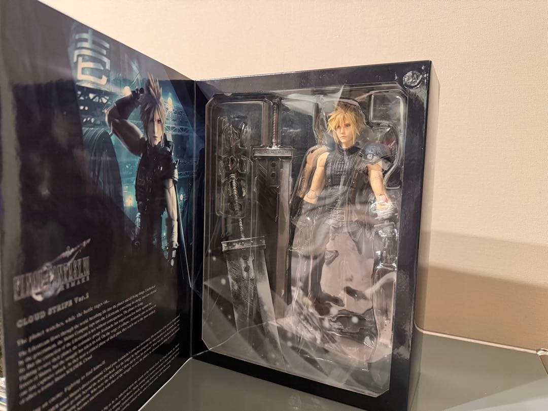 ファイナルファンタジーVII クラウド・ストライフ Ver.2 プレイアーツ改