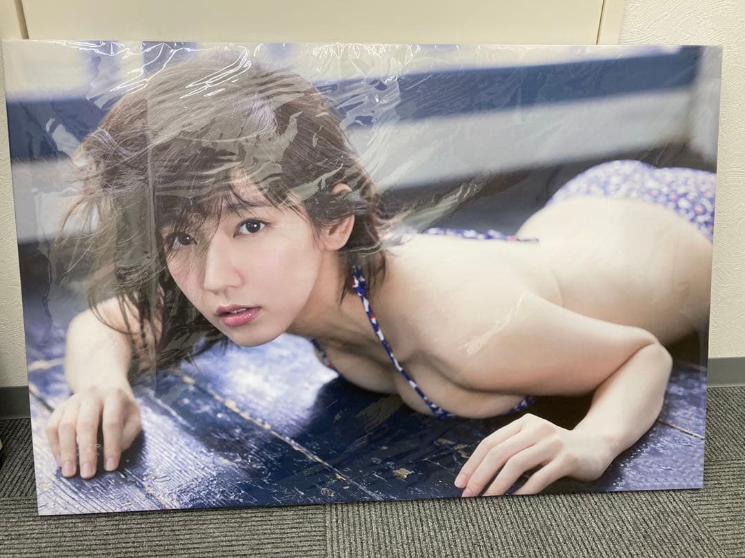 【激レア】吉岡里帆　特大　木製パネル　90㎝×60㎝　女優　壁掛け　ディスプレイ