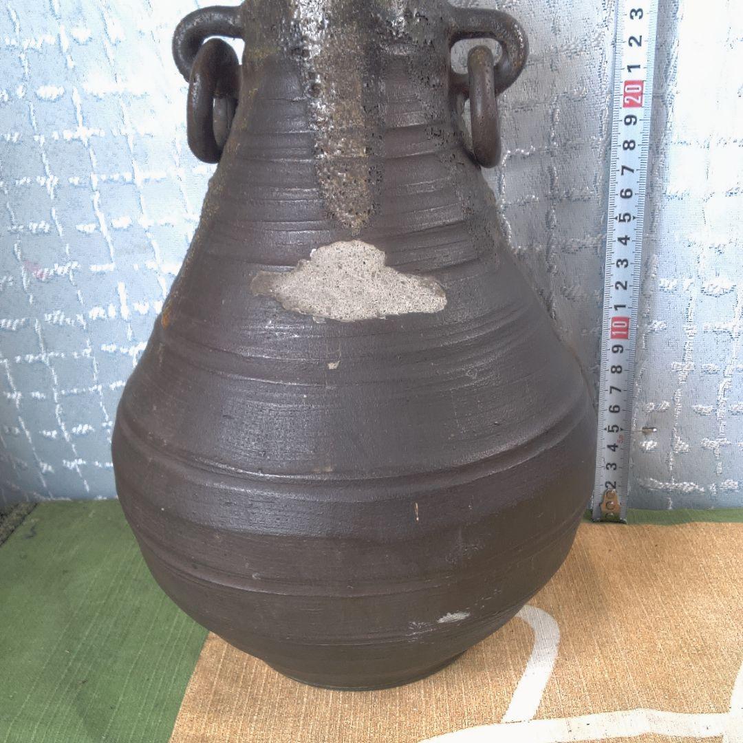 茶色の陶器製壺 金属製ハンドル付き 直しあります
