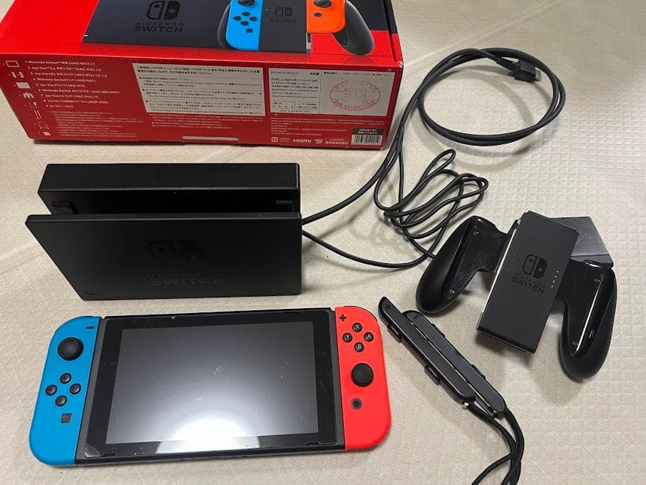 Nintendo Switch 清掃・初期化済み Joy-Conブルー/レッド