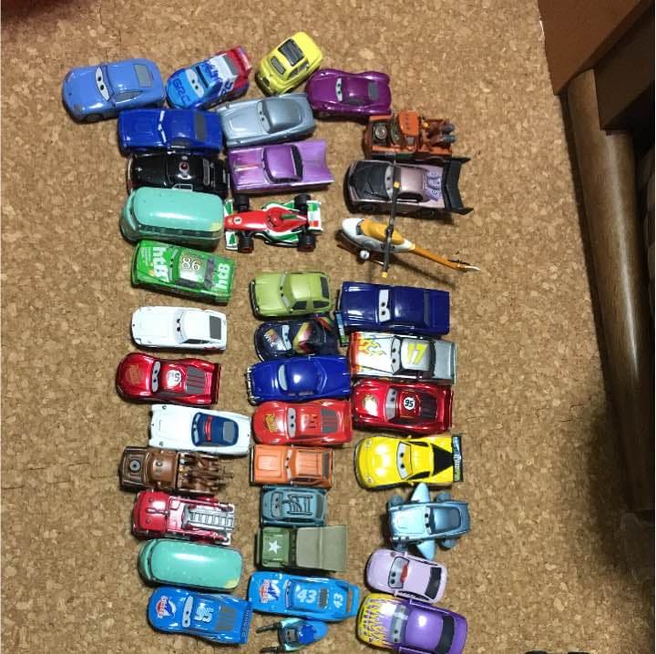 カーズ トミカ トイザらス ミニカー ディズニー