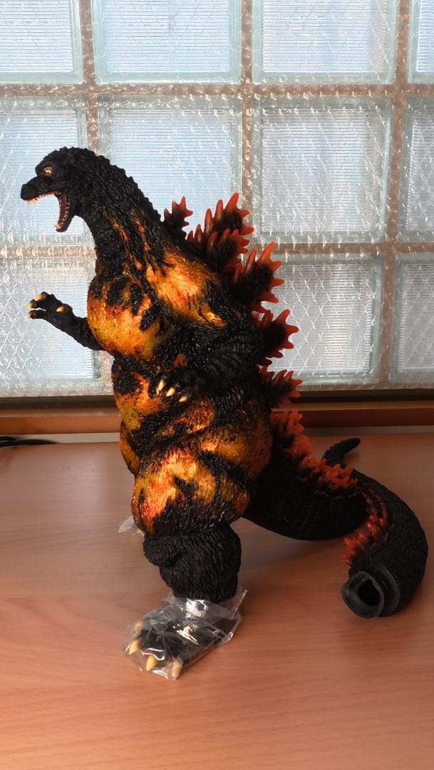 東宝30cmシリーズ　酒井ゆうじ造形コレクション　ゴジラ1995香港上陸　限定版