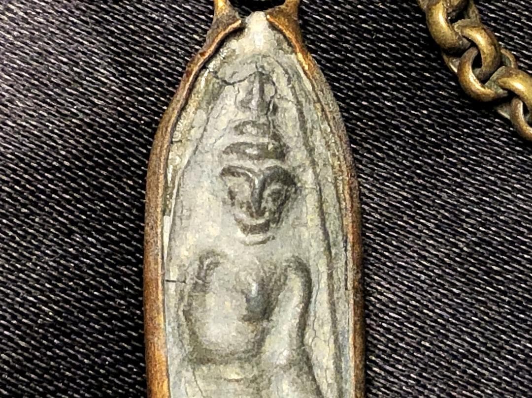 【 プラ・リーラ（遊行仏）】 พระลีลา　石仏/携行仏/スコタイ朝