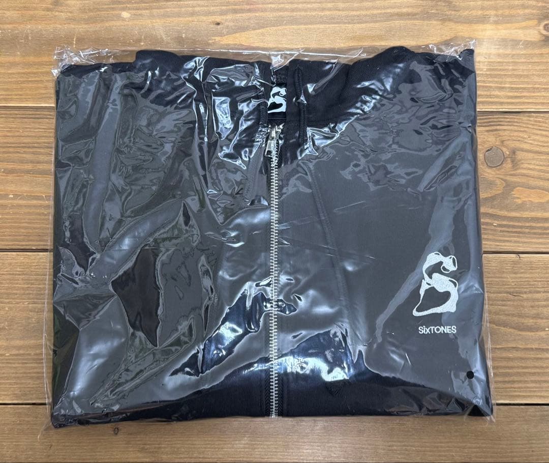 新品⭐︎ MILESixTONESパーカー SixTONES 2026