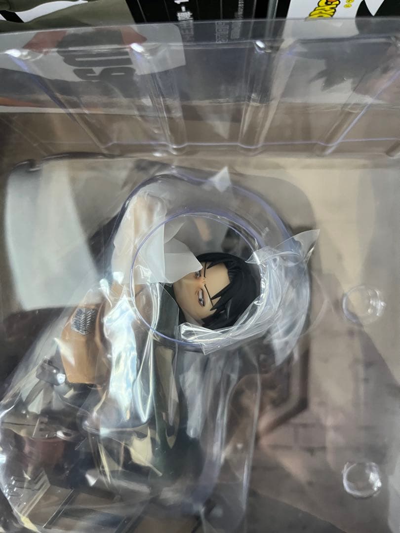 進撃の巨人 リヴァイ 1/8スケール フィギュア