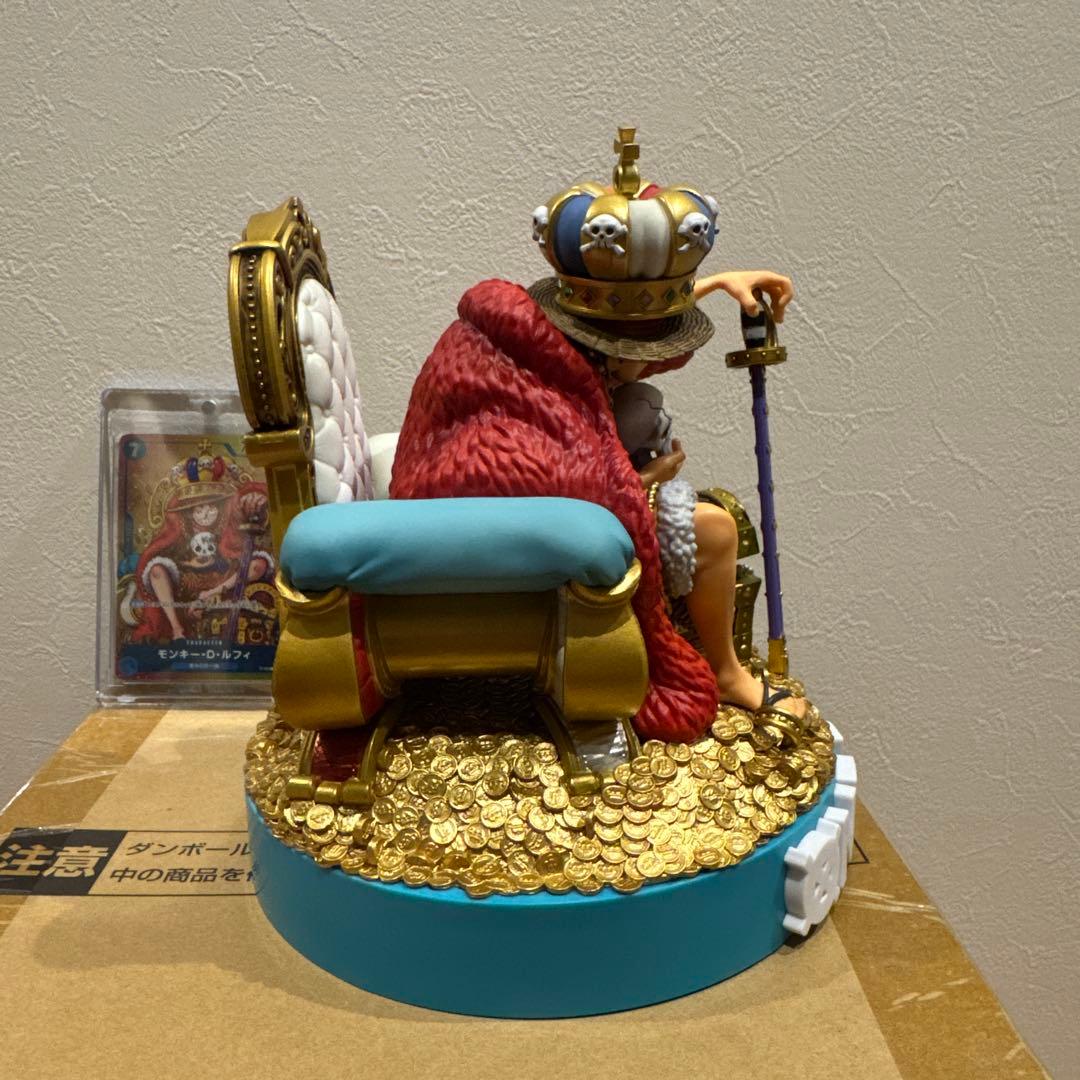 ワンピース ルフィ フィギュア 王冠付き