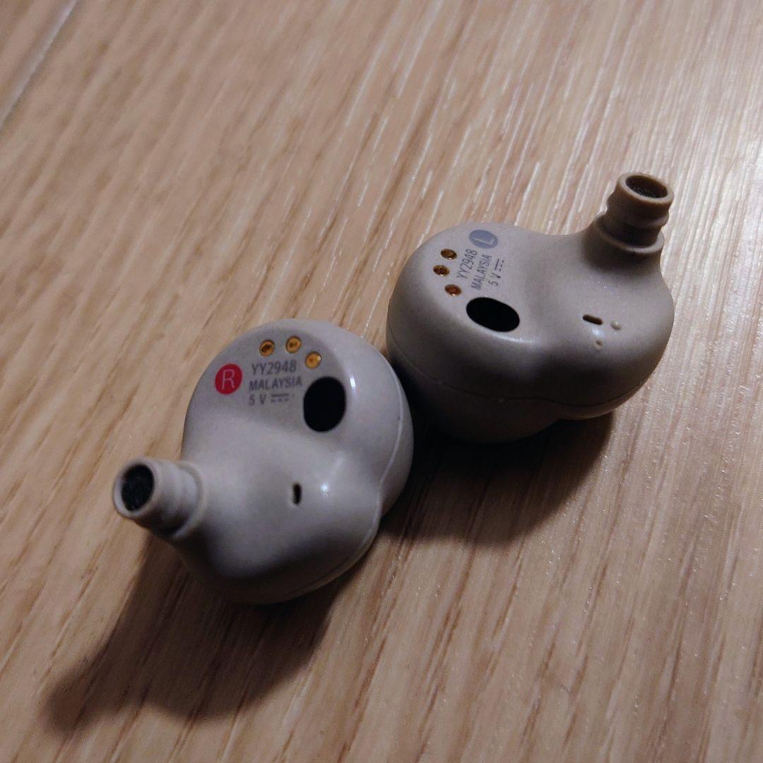 ソニー WF-1000XM4 バッテリー新品交換済 シルバー ワイヤレスイヤホン