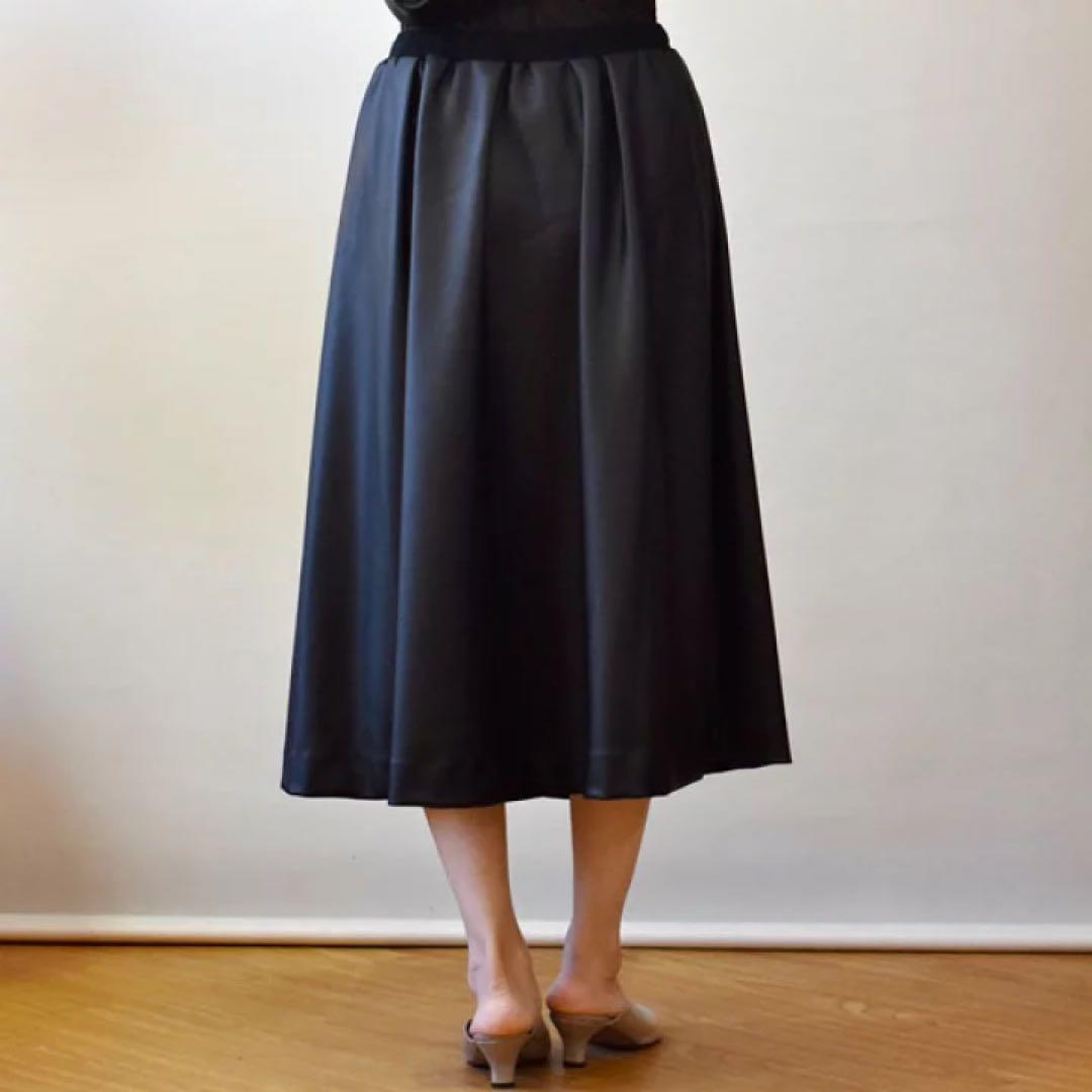 ✨新品　未使用品✨irise（イリゼ）レザーライク フレアスカート