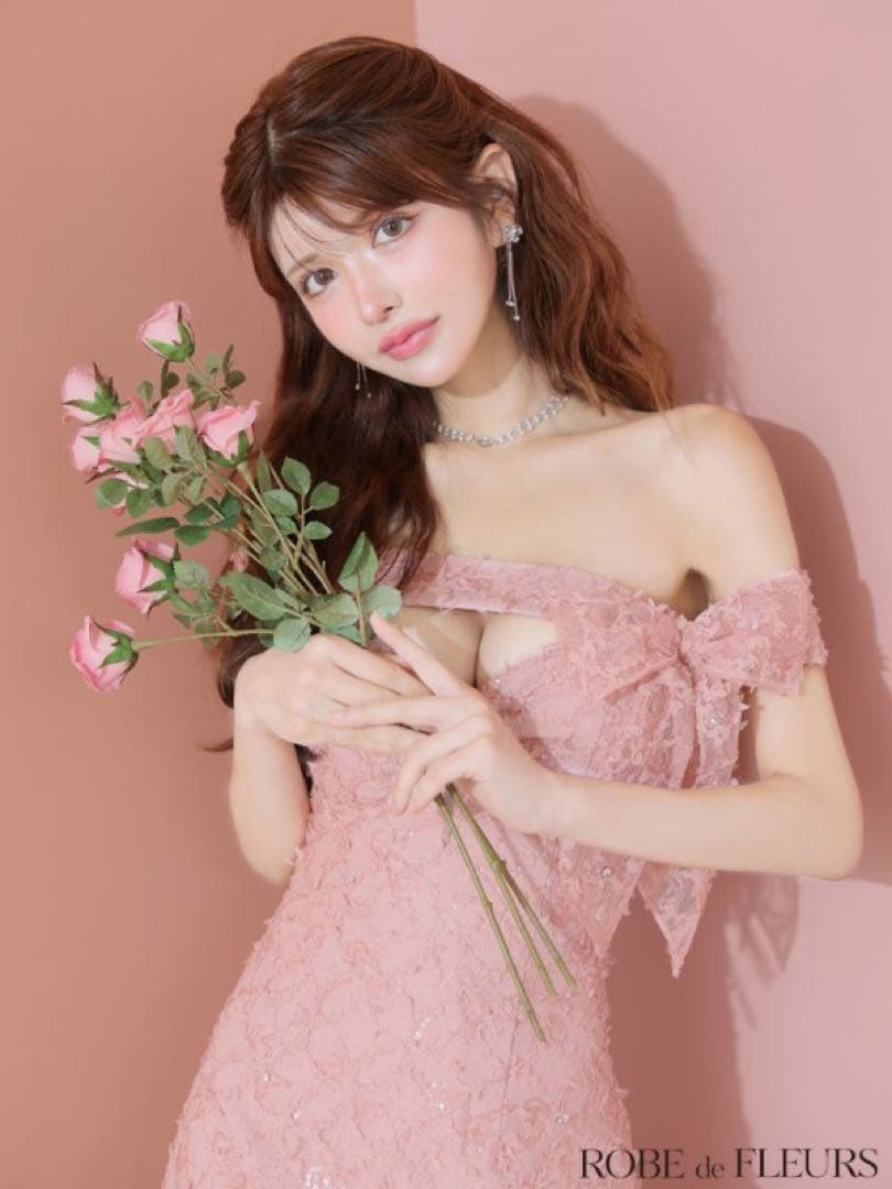 ROBE de FLEURS ピンクオフショルダーレースミニドレス