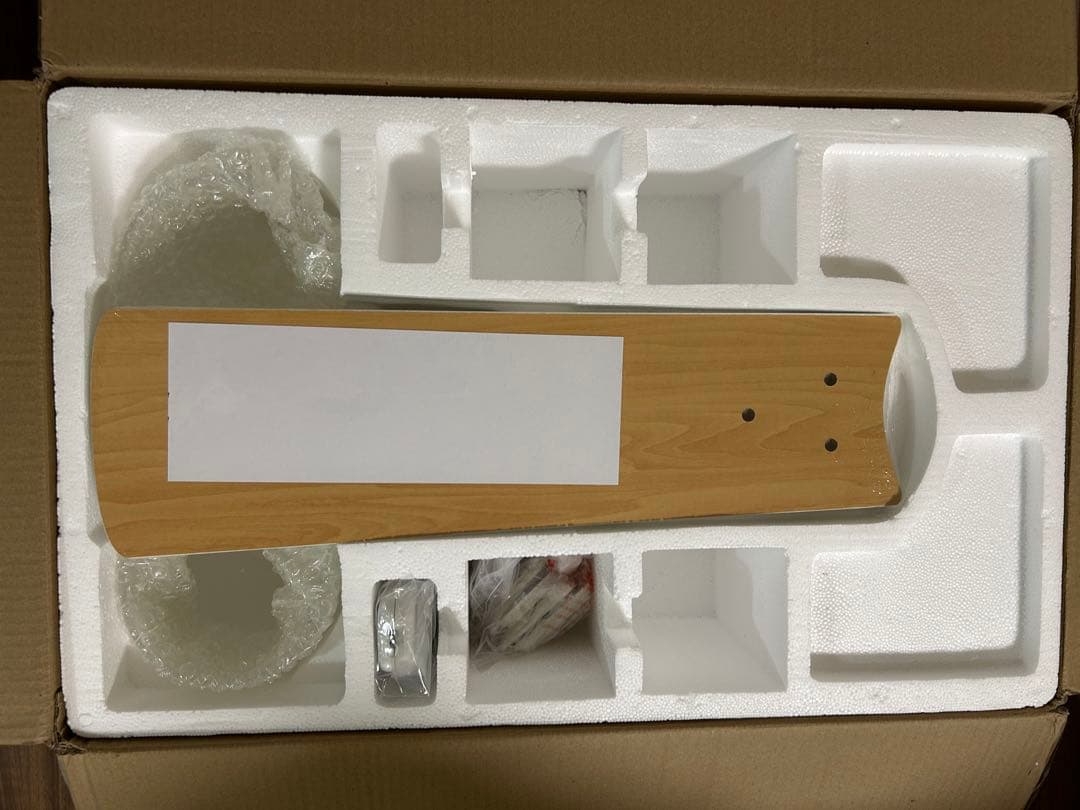 最終値下げ！11/16には値段戻します。【新品・未使用】LOWYAラスボルタ6灯