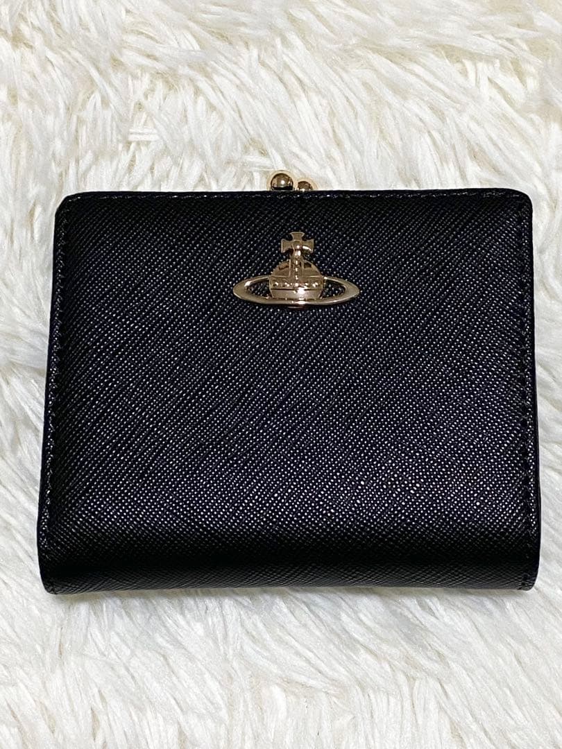 大人気⭐︎VivienneWestwoodヴィヴィアンウエストウッド 二つ折財布