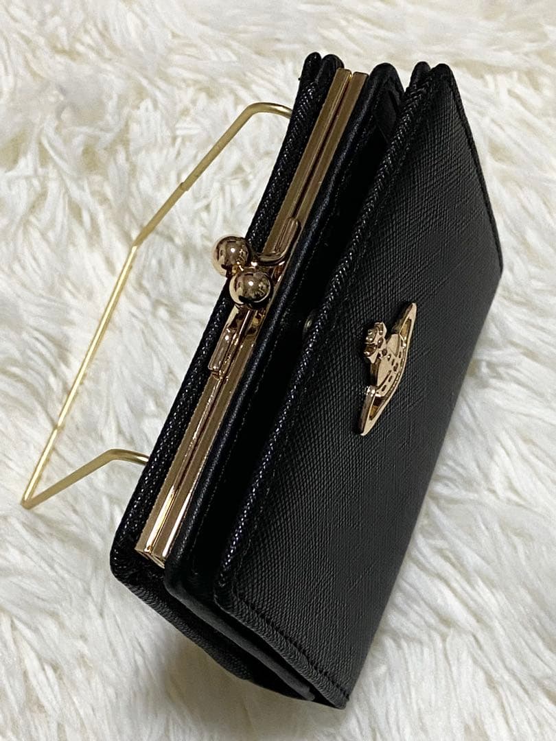 大人気⭐︎VivienneWestwoodヴィヴィアンウエストウッド 二つ折財布