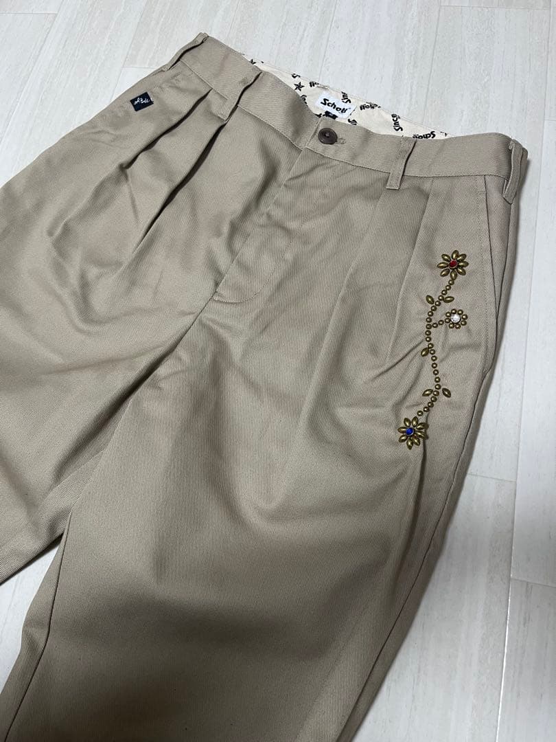 【Schott タックパンツ フラワースタッズ付き】