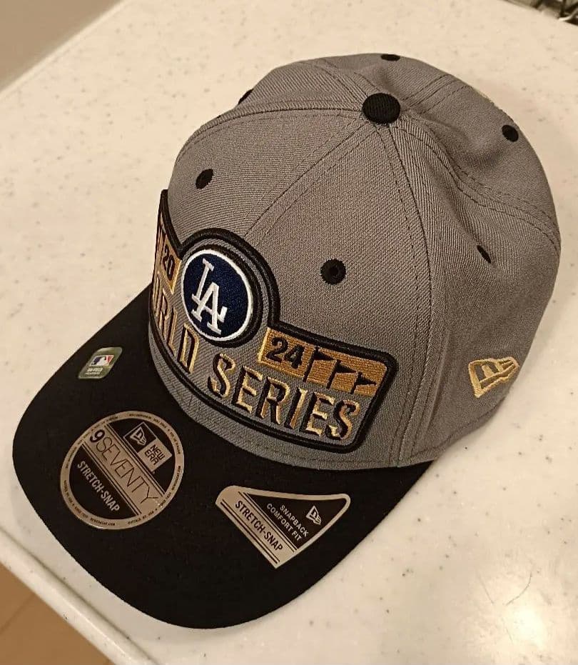 新品未使用　New Era 2024 ワールドシリーズ キャップ