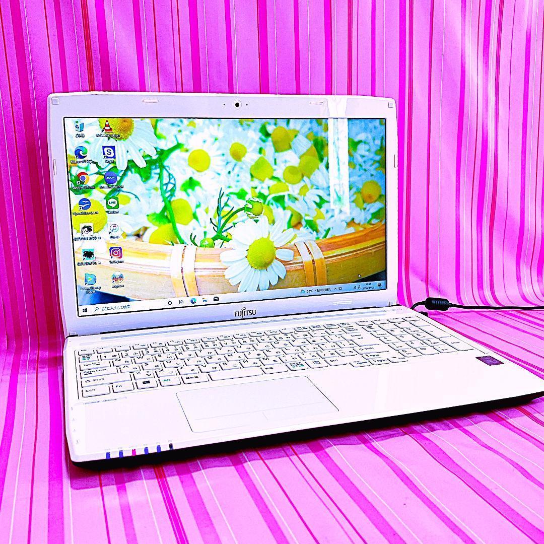 良品✨DVDやＣＤも聞ける1点物✨富士通白ノートパソコンカメラ付大容量69750
