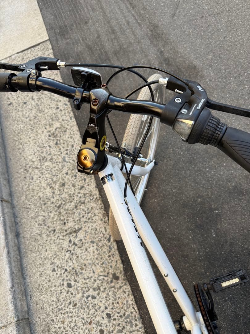 144 自転車 大阪市 【引取り限定】 26インチ 変速付き クロスバイク