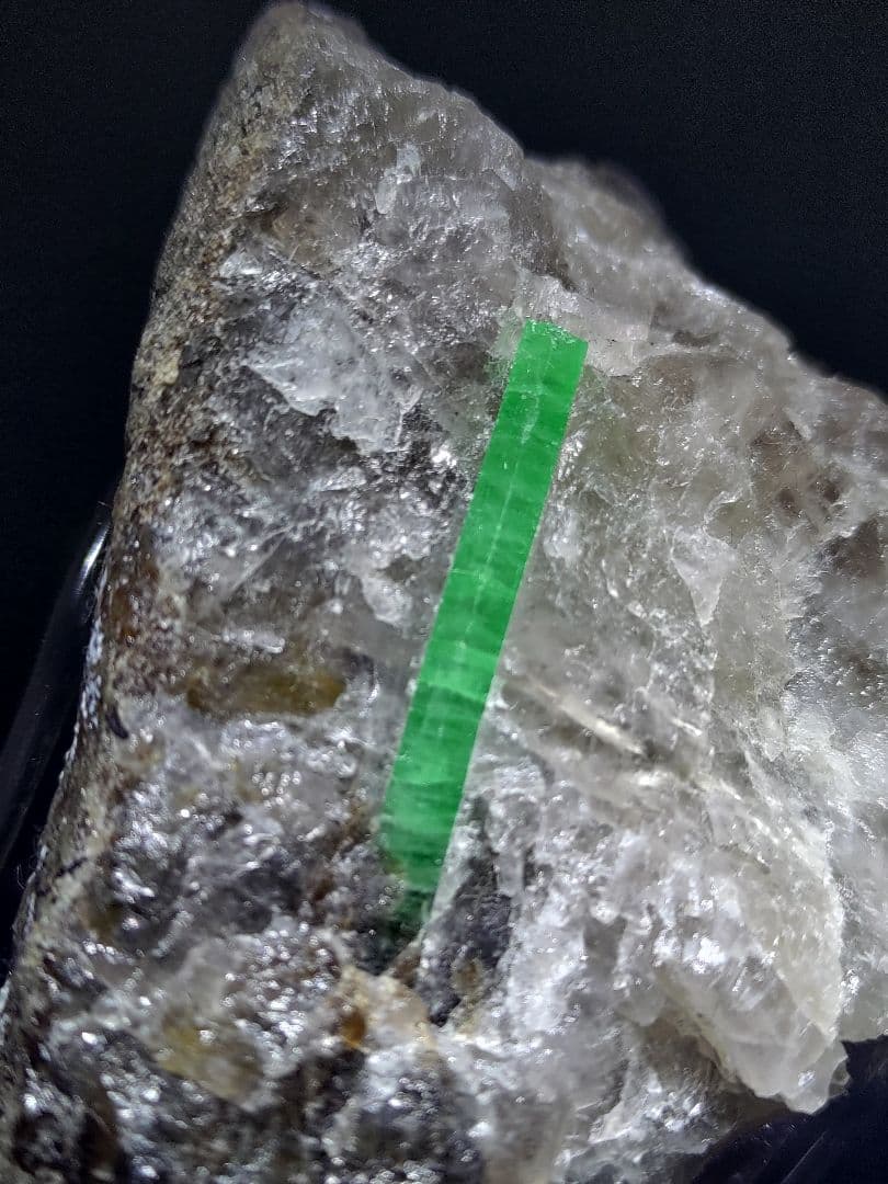 エメラルド ミネラル 鉱石 鉱物 原石 標本 母岩付き