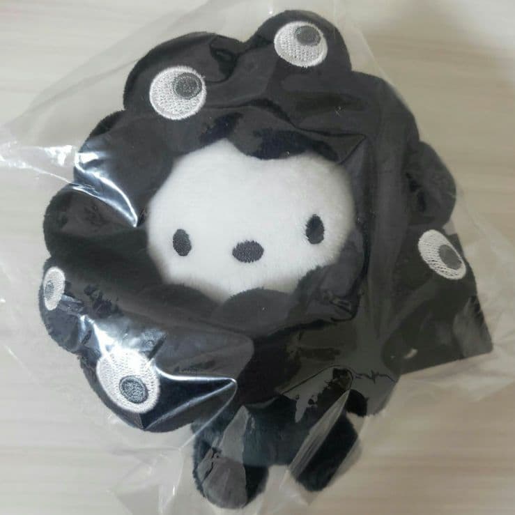 新品・タグ付・未開封★サンリオ 黒 ミャクミャク★カラビナ付き ぬいぐるみ★7点