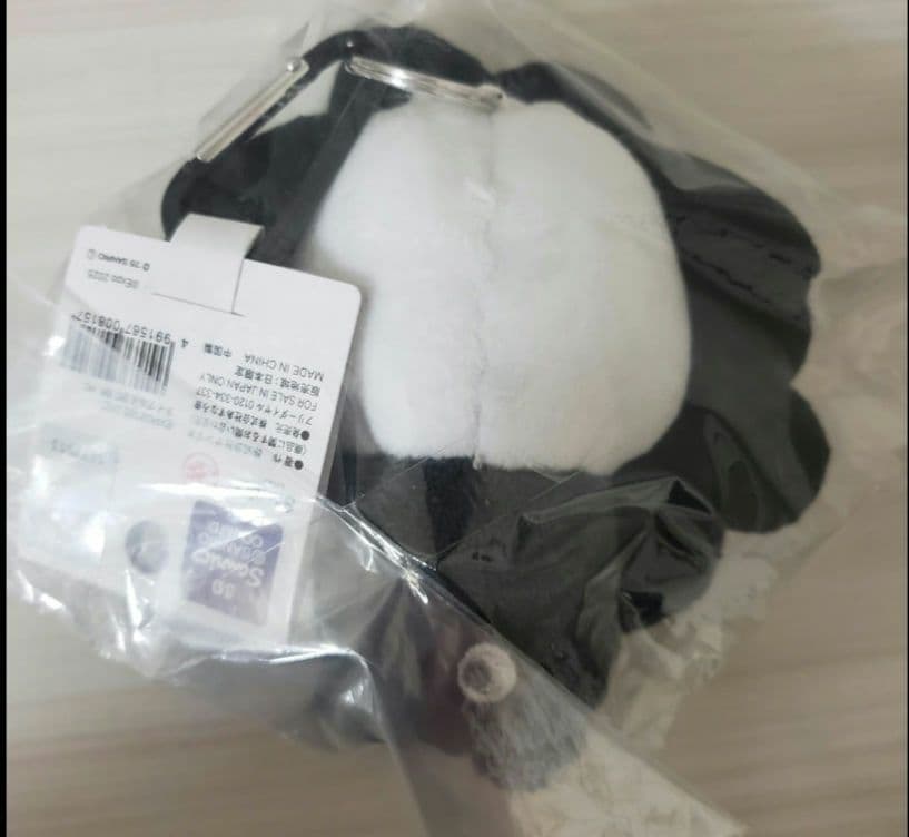 新品・タグ付・未開封★サンリオ 黒 ミャクミャク★カラビナ付き ぬいぐるみ★7点