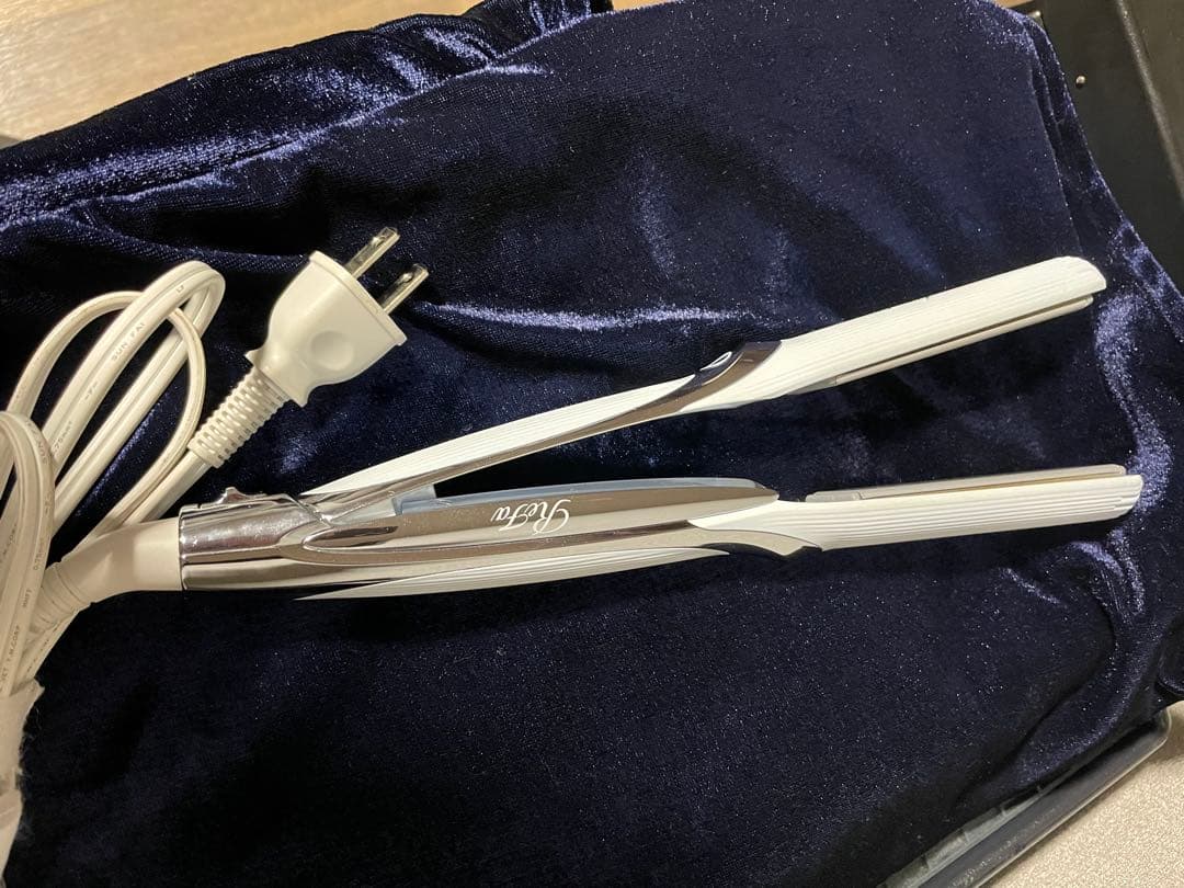 2025年10月新品購入 ストレートヘアアイロン 140-220℃