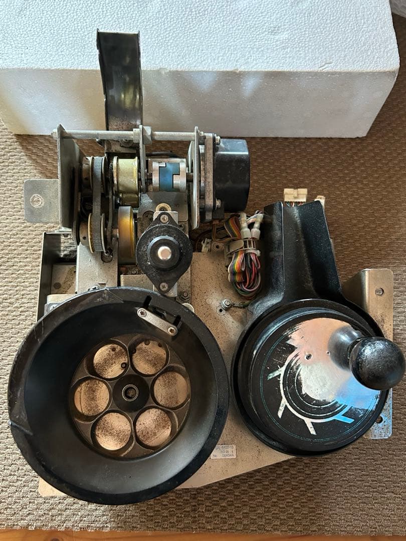 メダルゲーム ガリレオファクトリー メダル投入口