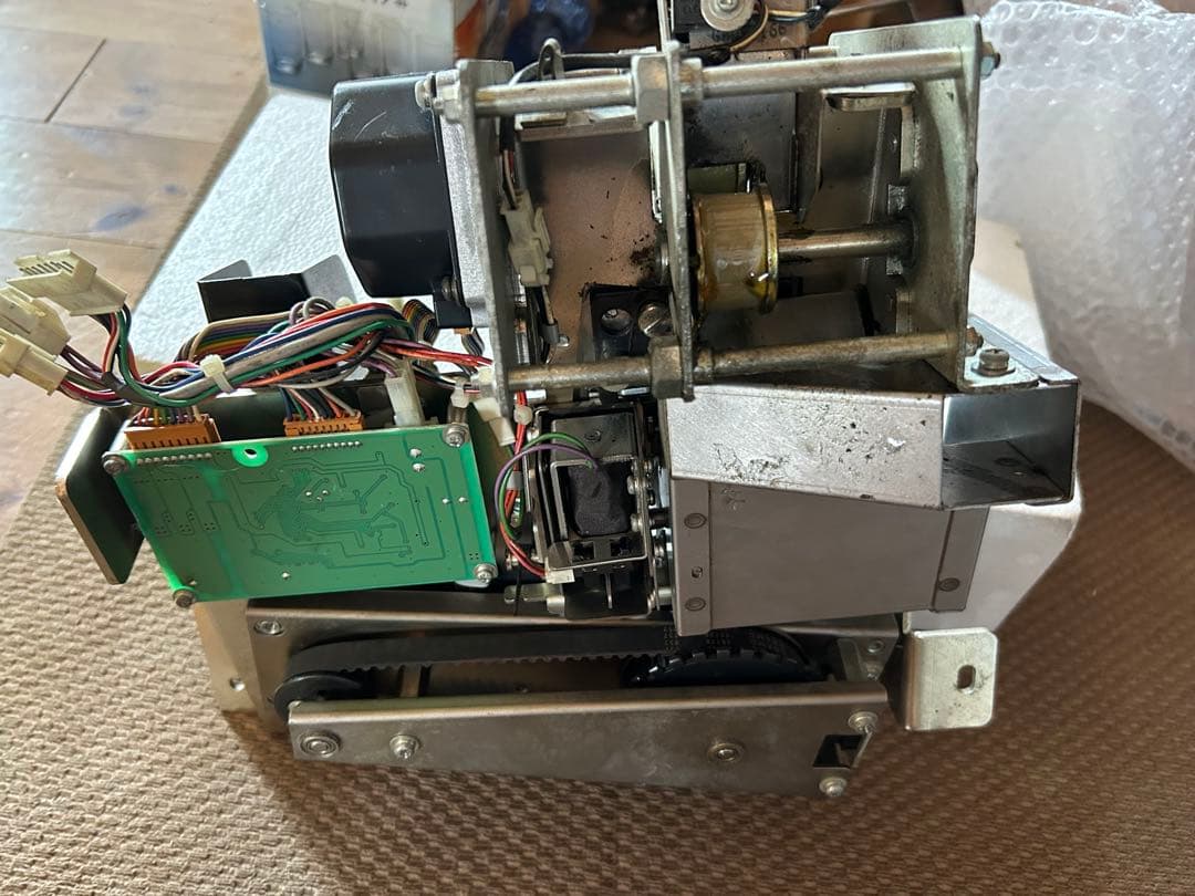 メダルゲーム ガリレオファクトリー メダル投入口