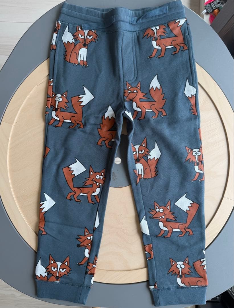 新品未使用　 ステラ　マッカートニー　キッズ　トレーナー　裏起毛上下セット　6Y