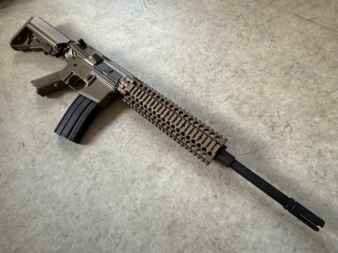 超美品 入手困難 東京マルイ 次世代電動ガン レシーライフル TANカラー