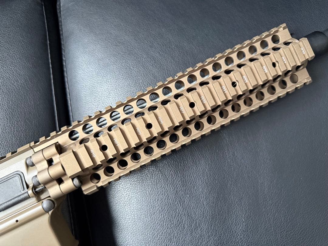 超美品 入手困難 東京マルイ 次世代電動ガン レシーライフル TANカラー