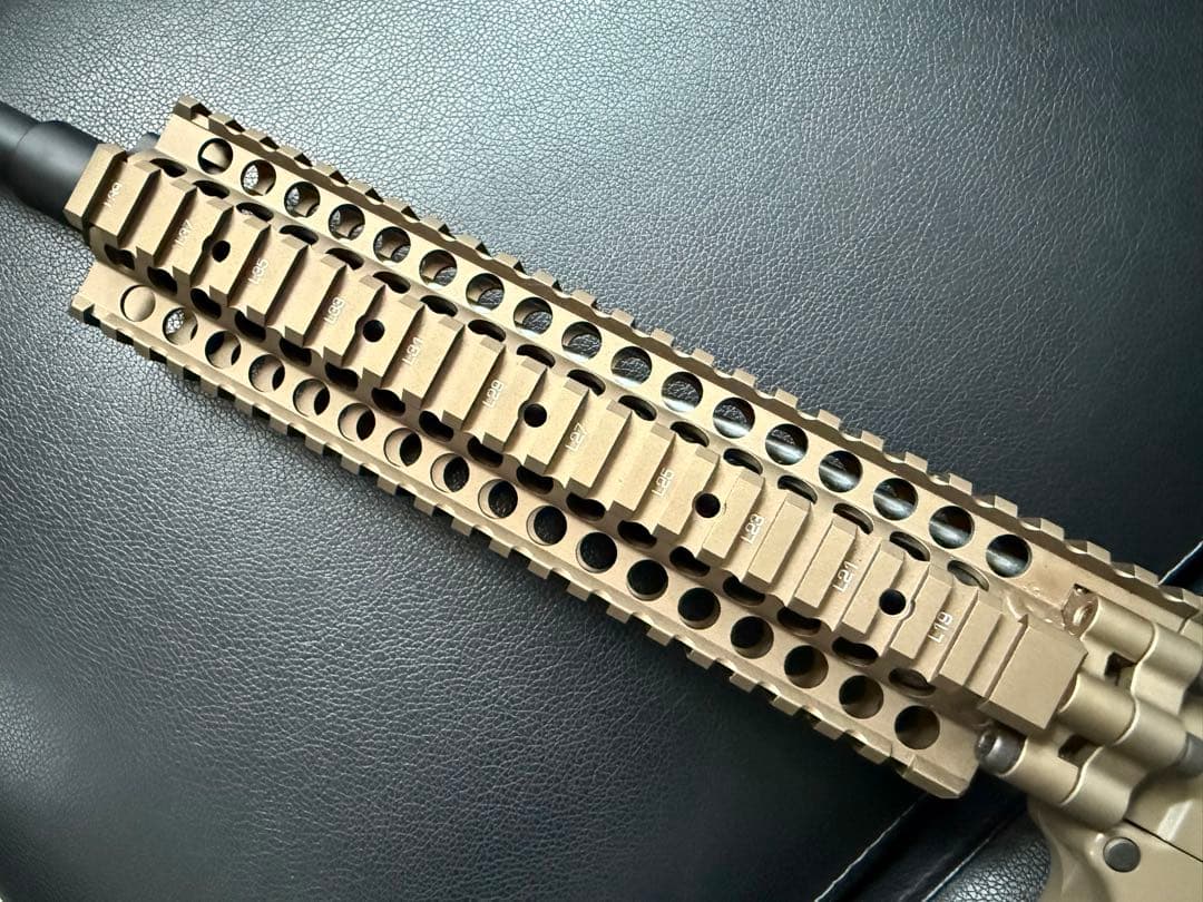 超美品 入手困難 東京マルイ 次世代電動ガン レシーライフル TANカラー