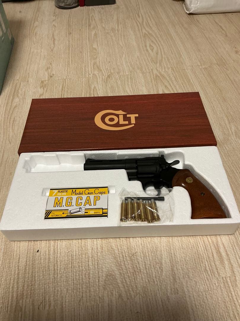 タナカ コルトパイソン.357マグナム 4インチ Rモデル ヘビーウェイト