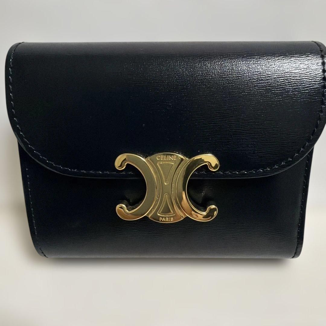 セリーヌ　スモール フラップウォレット トリオンフ / シャイニーカーフスキン